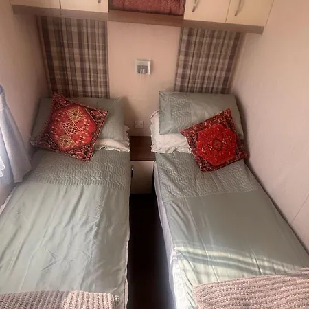 אתר קמפינג Haven Lakeside View Caravan *