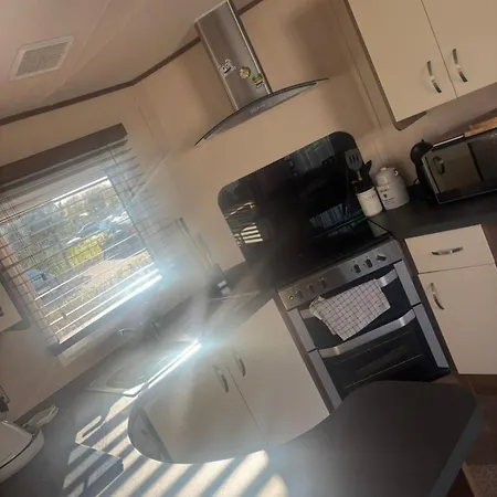 אתר קמפינג Haven Lakeside View Caravan