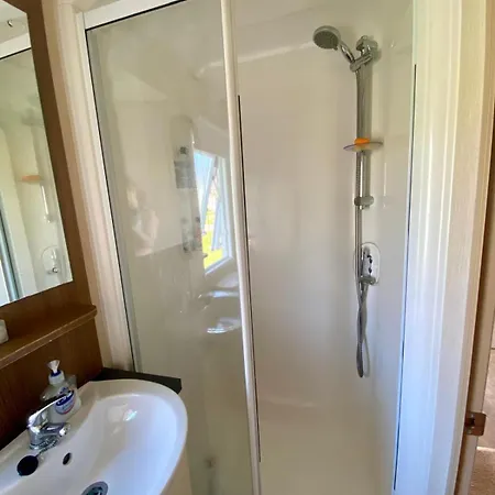 Camping Haven Lakeside Luxury Decking Retreat 2 Bedroom Caravan *