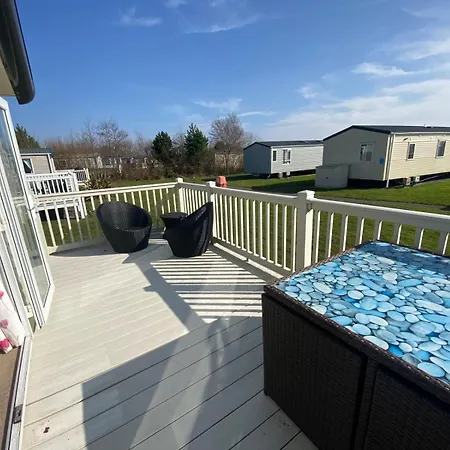 Haven Lakeside Luxury Decking Retreat 2 Bedroom Caravan *