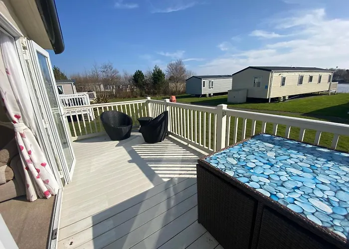 Haven Lakeside View Caravan *