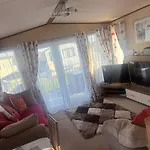Camping Lakeside View Caravan *