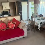 Camping Lakeside View Caravan *