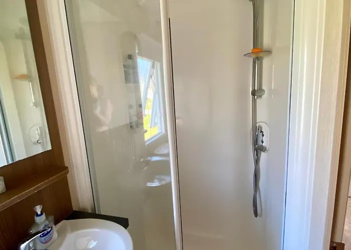 Camping Haven Lakeside View Caravan *